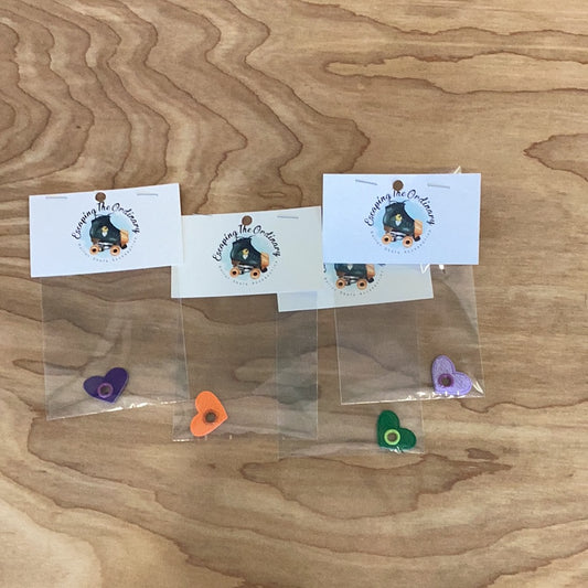 Escaping-The-Ordinary-Embroidered-Skate-Hearts-Lace-Accessory