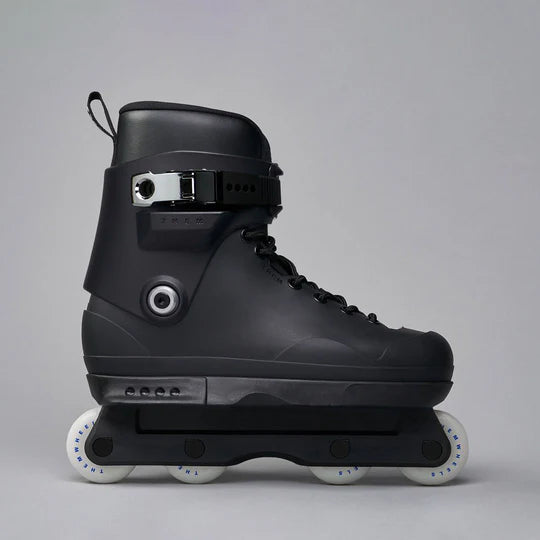 THEM SKATES - 909 - BLACK - COMPLETE SKATES